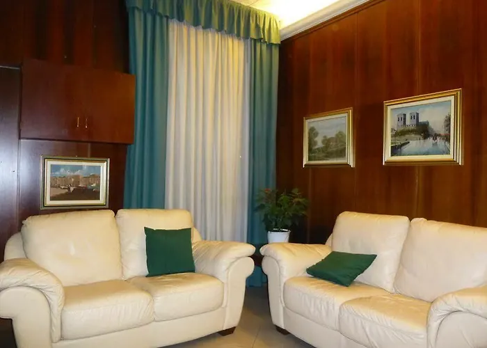 Otel Rosy 2*