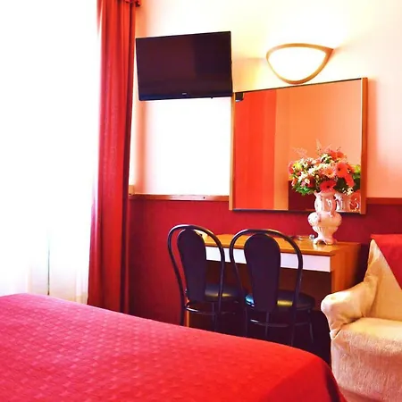 Rosy Hotel 2*
