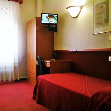 Hotel Rosy 2*