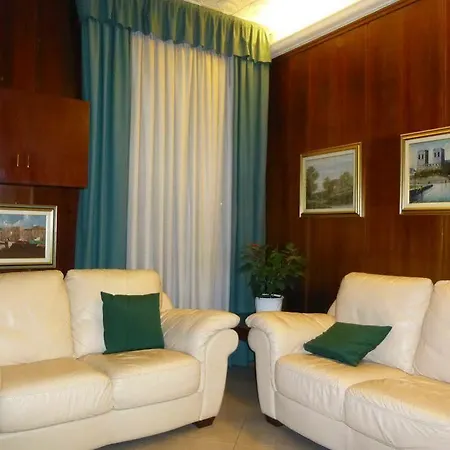 Hotel Rosy 2*