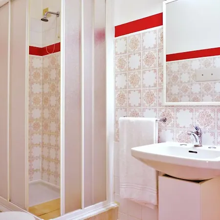 Rosy Hotel
