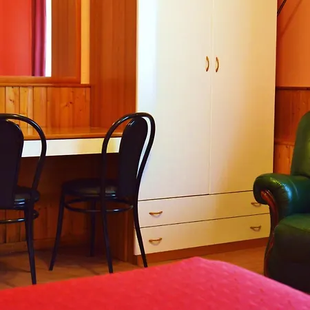 Rosy Hotel